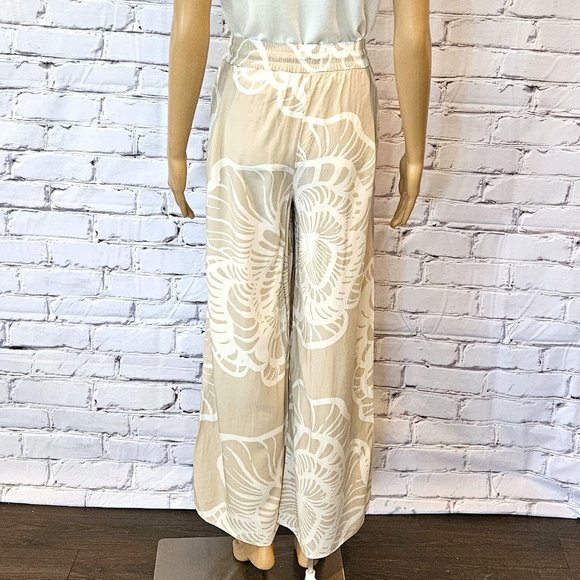 (3 for $30) RW&Co., Cream/tan wide leg tropical print with front tie - Picture 10 of 12
